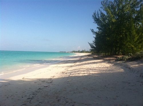 Caicos Beach Condominiums Whitby Exterior foto
